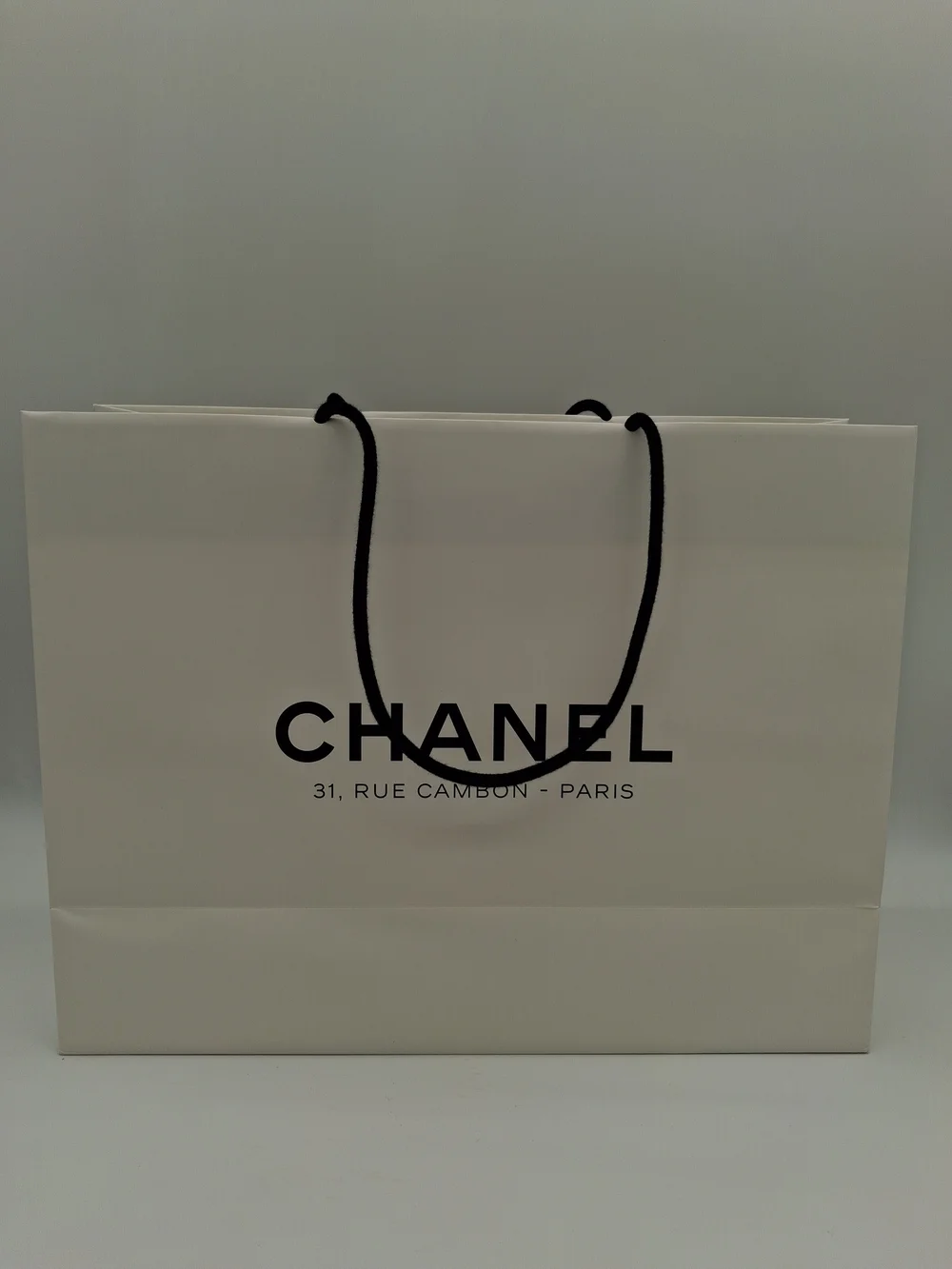 CHANEL 31 Rue Cambon Paris White Large Shopping Gift Bag Black Rope Handles
